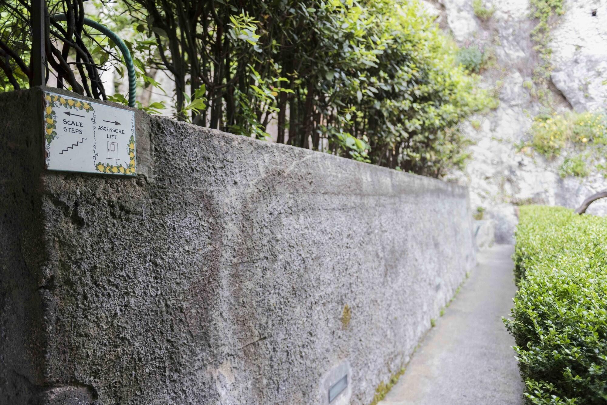 Hotel Villa Annalara Charme And Relax Amalfi Exterior foto