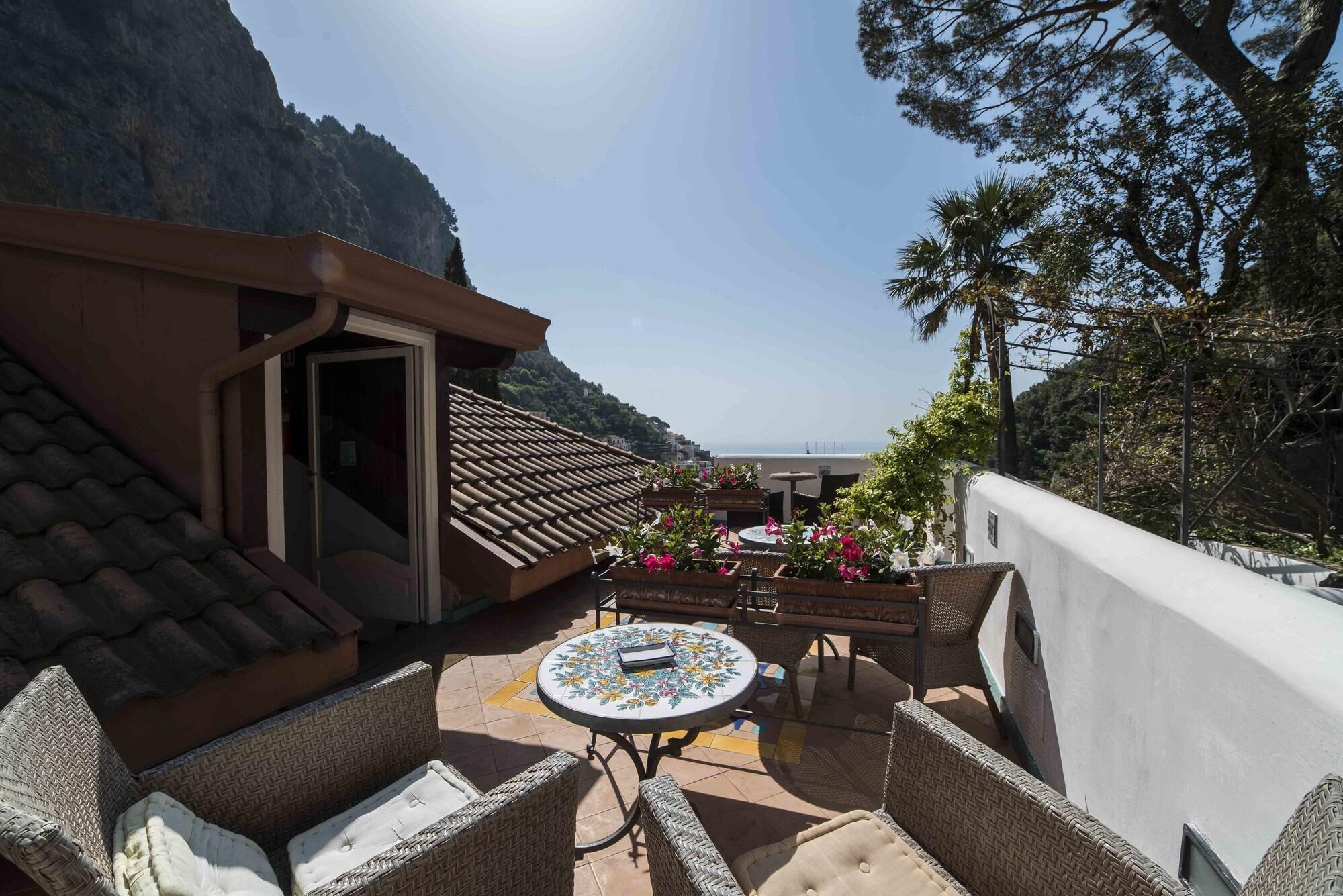 Hotel Villa Annalara Charme And Relax Amalfi Exterior foto