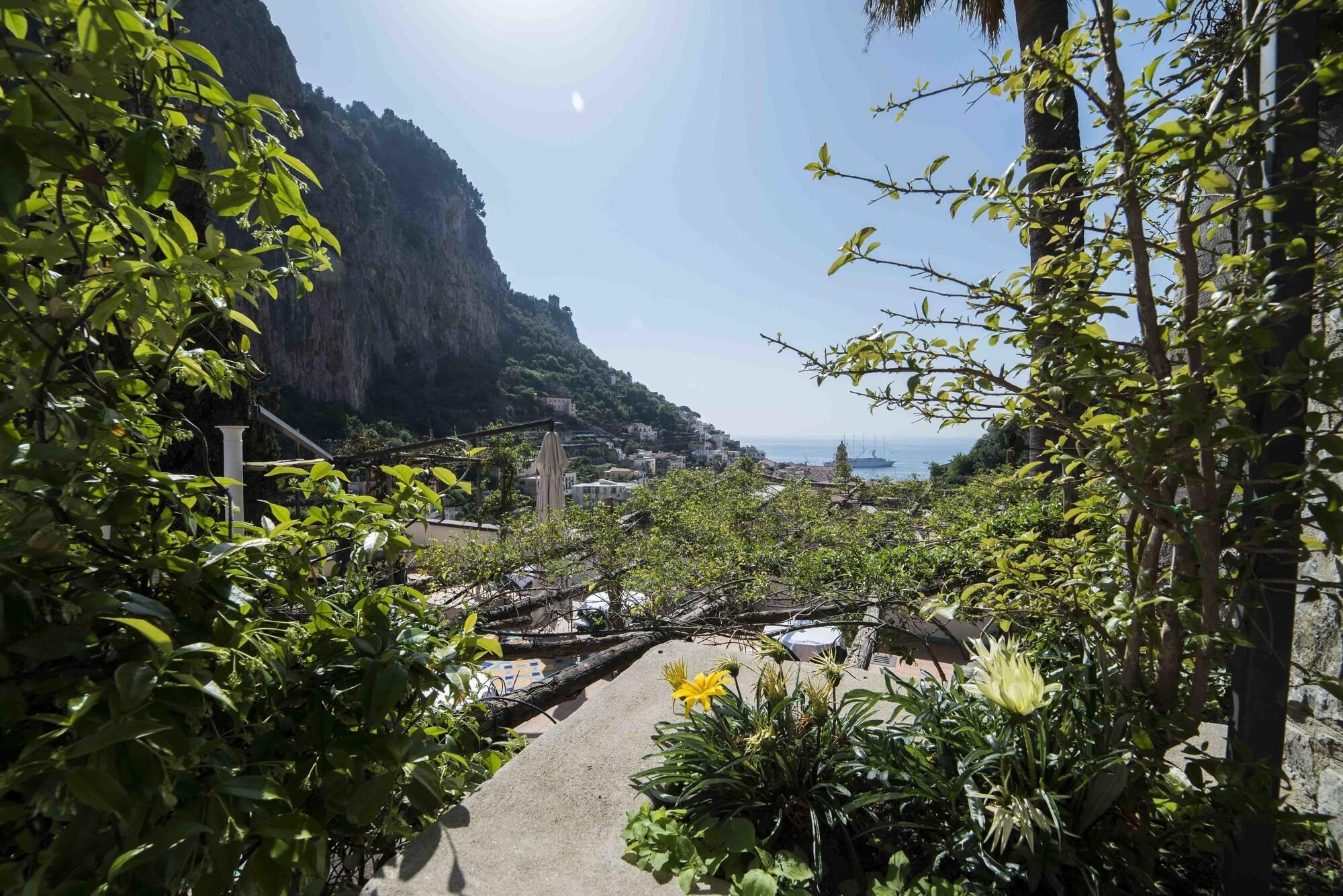 Hotel Villa Annalara Charme And Relax Amalfi Exterior foto